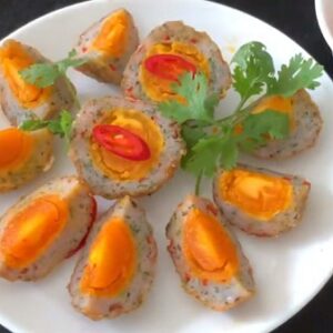chả cá trứng muối, chả cá ngon, chả cá nguyên chất, món ngon từ cá biển, chả cá đặc biệt, chả cá handmade, chả cá không hàn the, chả cá tiện lợi, chả cá ăn sáng